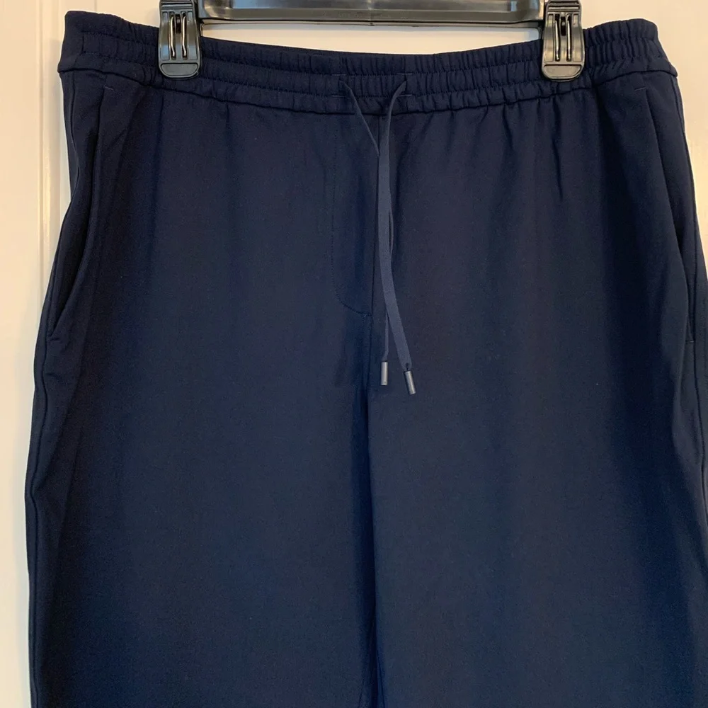 Lululemon Tapered-Leg Mid-Rise Pant 7/8 Length in True Navy